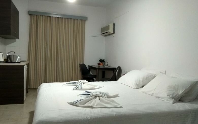 Hotel Relax Rooms And Apartments