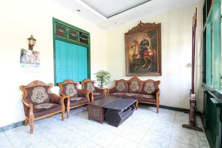 Hotel Reddoorz Near Plengkung Gading