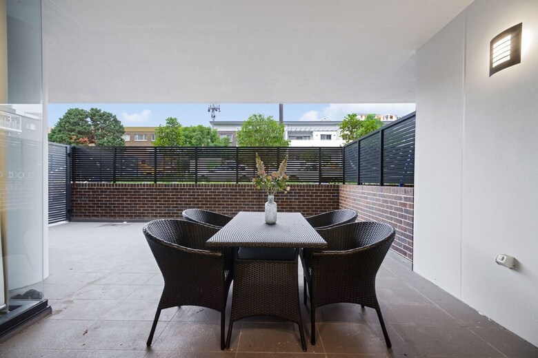 Apartamentos Peaceful Water Side Retreat With Huge Courtyard