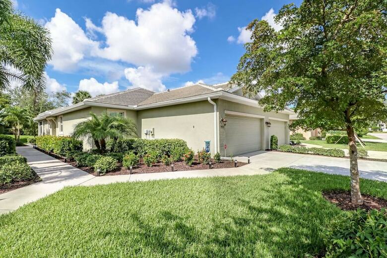 Villa 9907 Periwinkle Preserve Ln