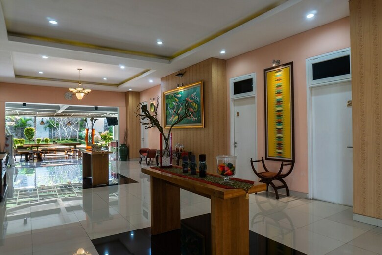 Oyo 787 Hotel Kuwera Inn