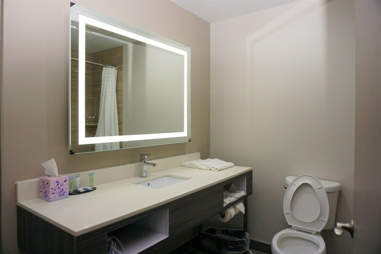 The Waves Hotel, Ascend Hotel Collection
