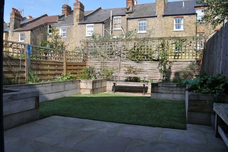 Apartamentos Beautiful 3 Storey Family Home