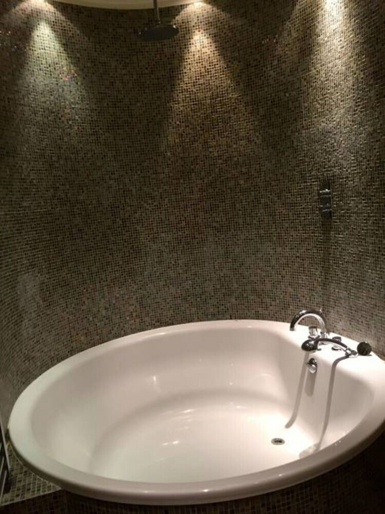 Stunning 2 Bedroom House In Chiswick