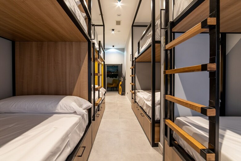 Hostal Petit Hostel