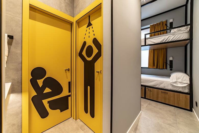 Hostal Petit Hostel