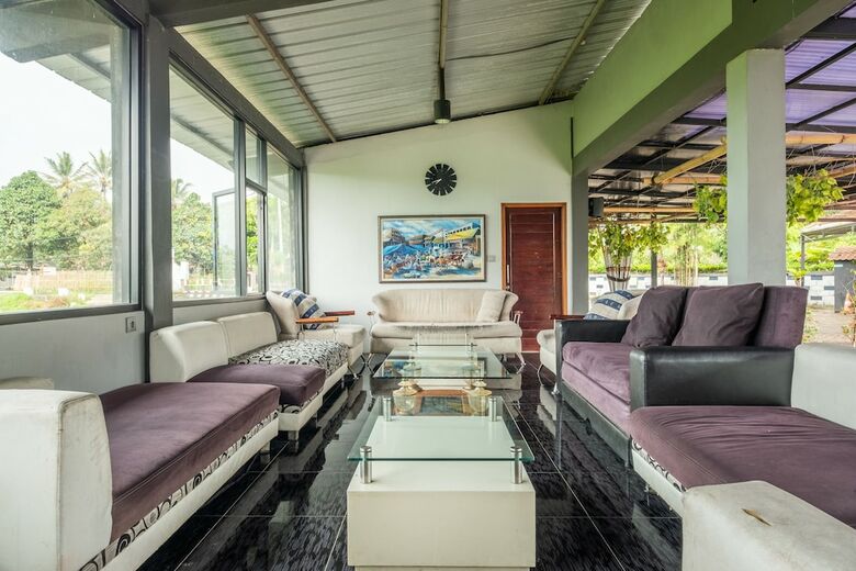 Hotel Oyo 900 Villa Buleud