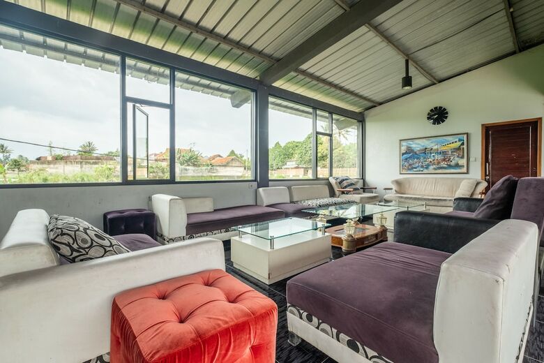 Hotel Oyo 900 Villa Buleud