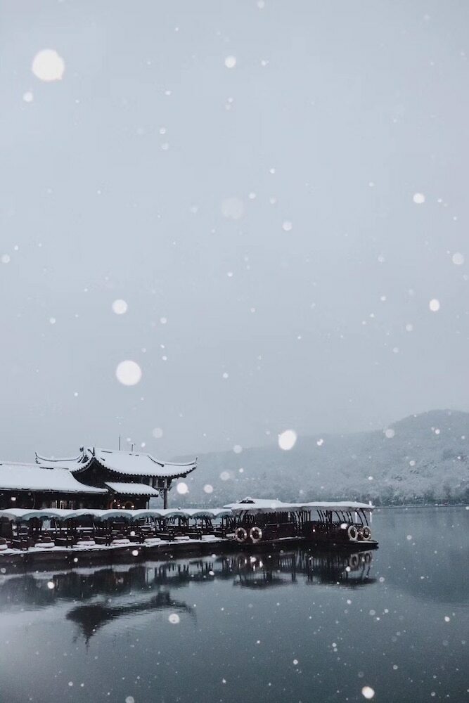 Hotel Lakeside Courtyard By Jinspecial