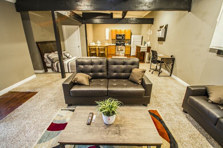 Florida St #b Near Downtown With All Amenities