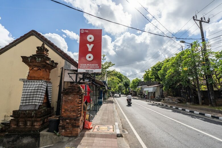Hotel Oyo 785 Van Mandri Guest House