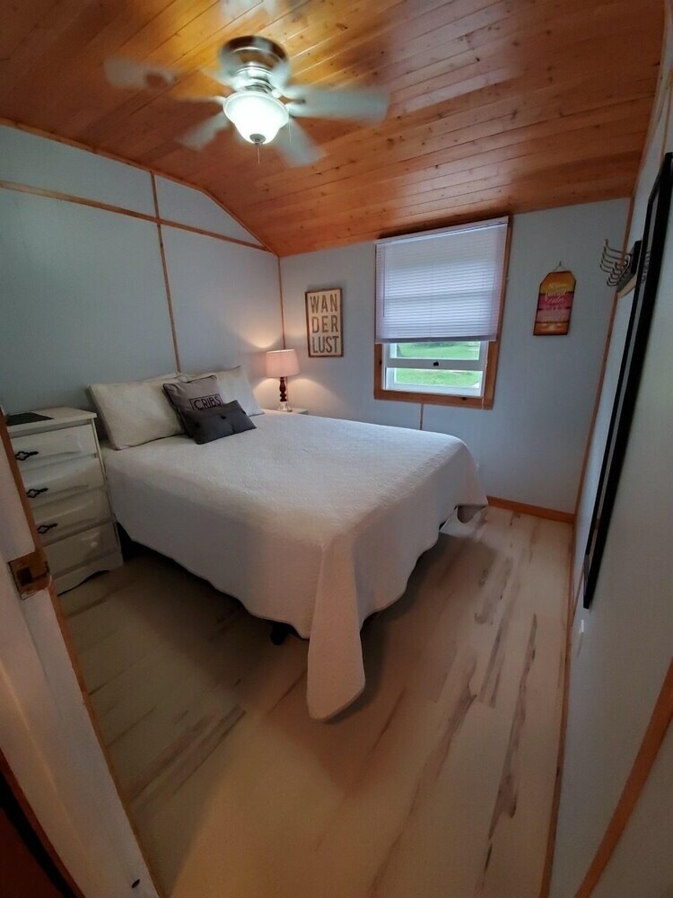 Cribs On East Lake