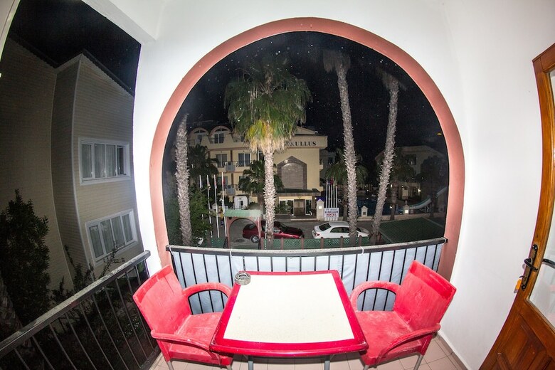 Hotel El Latino Otel