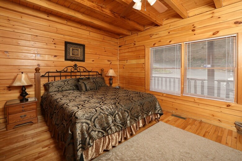 Majestic Mountain Pool Lodge - Seven Bedroom Cabin