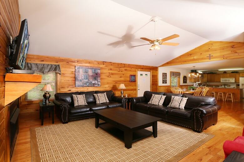 Holly Grove 1 - Three Bedroom Chalet