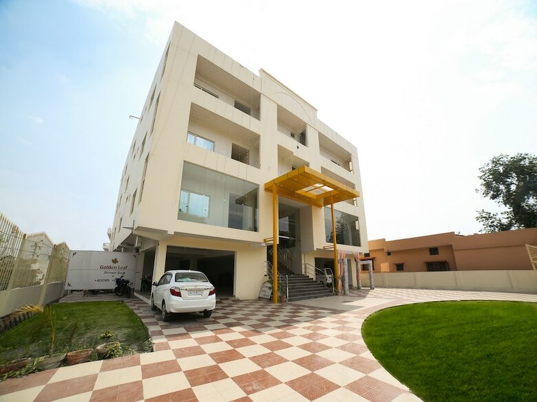 Hotel Capital O 37423 Golden Leaf