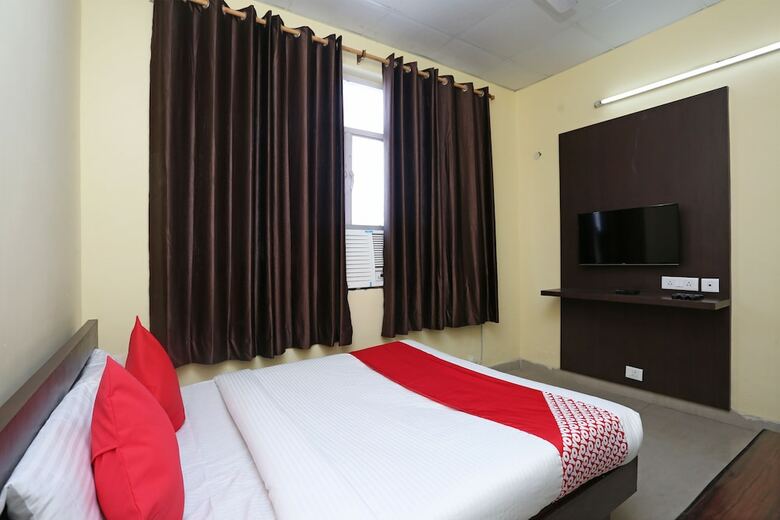 Oyo 29315 Kiwi Hotel & Spa