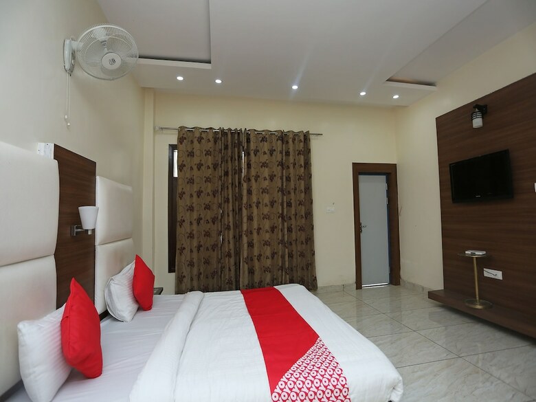 Hotel Oyo 28186 New Blue Heaven