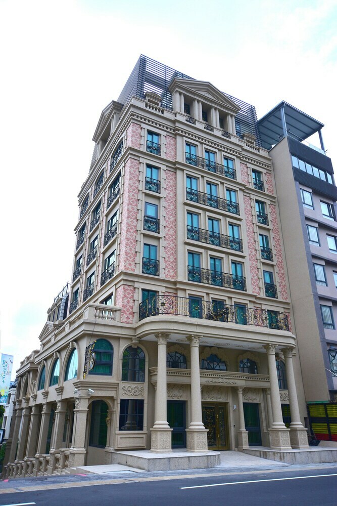 Sun Moon Lake Queen Castle Hotel