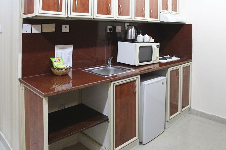 Oyo 137 Clifton International Hotel