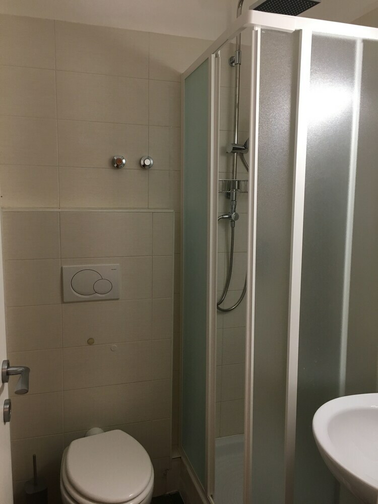 Hotel All You Need Is Rome Guesthouse