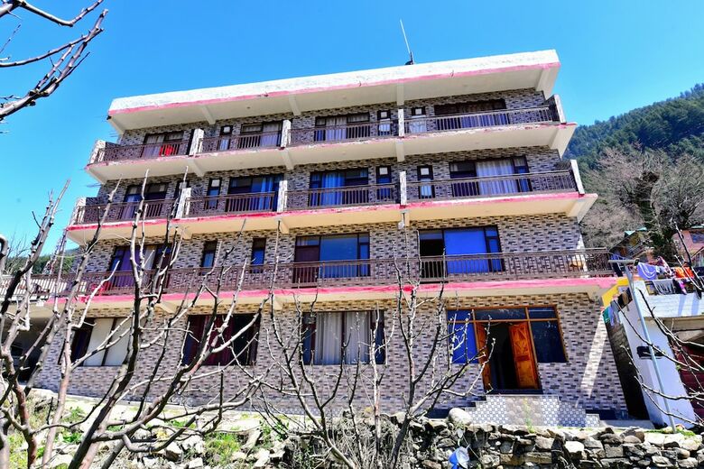 Hotel Oyo 36116 Chatanya Resort