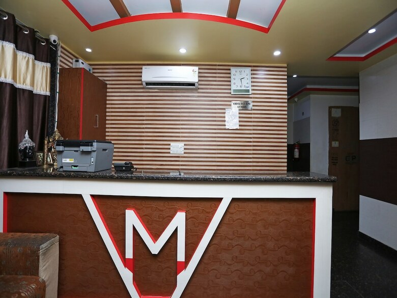 Oyo 28440 Mk Hotel And Restaurant