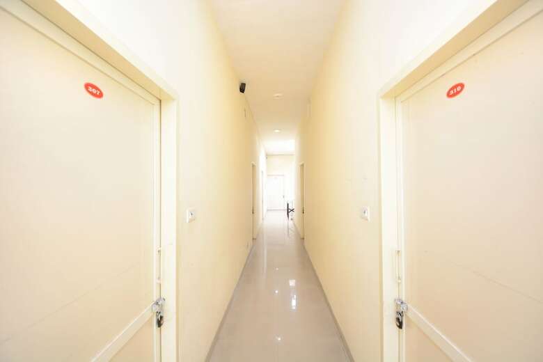 Hotel Oyo 28393 Diamond Plaza