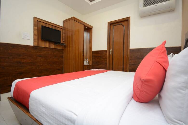 Oyo 31114 Hotel Pal Regency