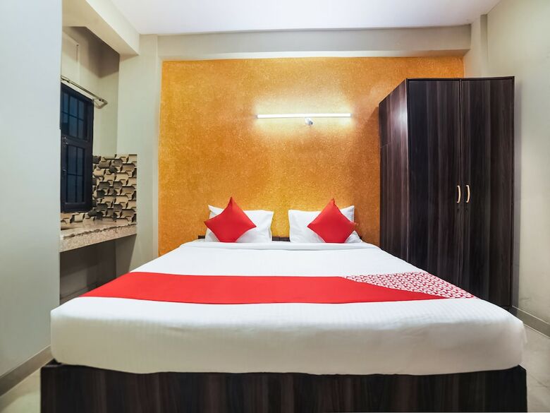 Hotel Oyo Flagship 30196 Noida Sector 5