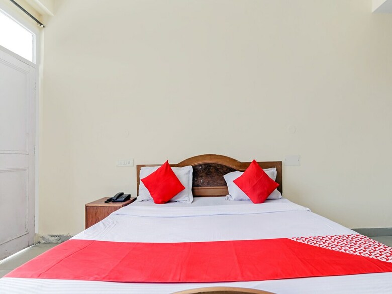 Oyo 7483 Hotel Modgil