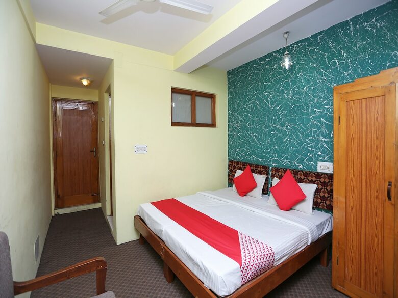 Oyo 24966 Grand Hotel & Restaurant