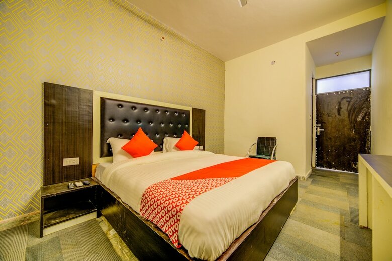 Hotel Oyo 29324 Diamond Expo