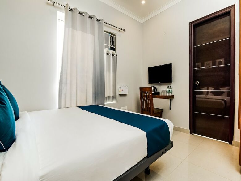 Hotel Silverkey Executive Stays 19653 Star Mall