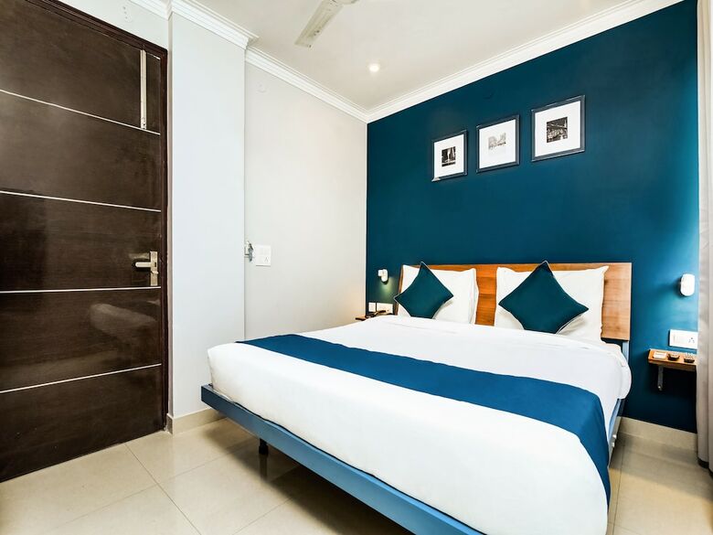 Hotel Silverkey Executive Stays 19653 Star Mall