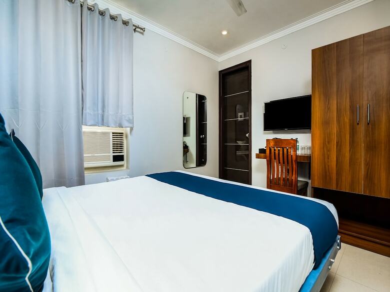 Hotel Silverkey Executive Stays 19653 Star Mall