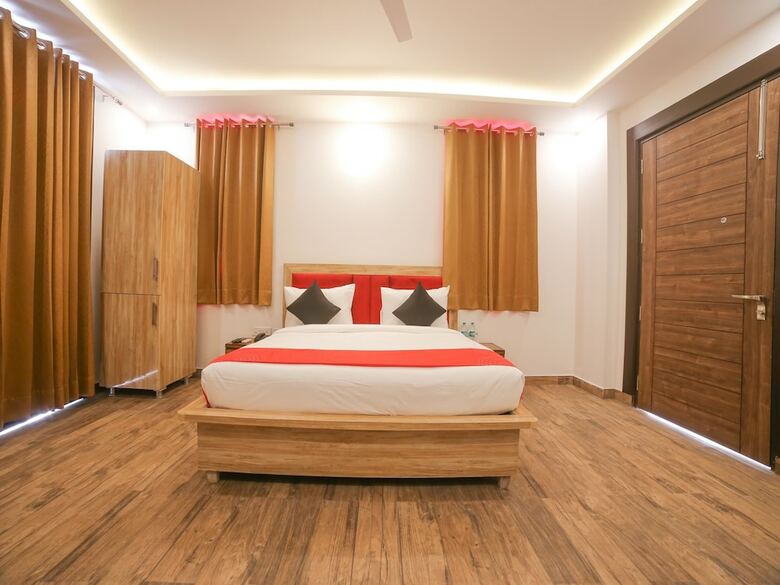 Hotel Collection O 30076 Main Chhatarpur Road Asola