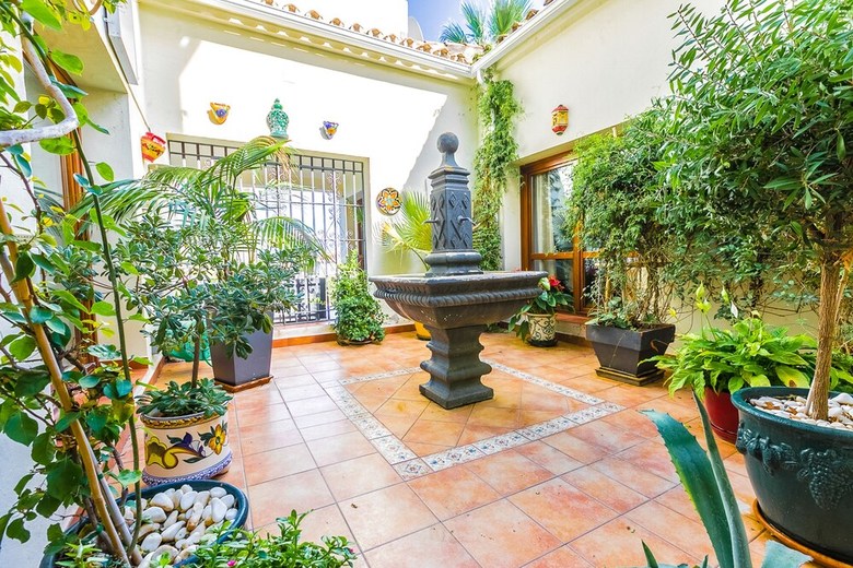 Oleholidays Villa Holy Nueva Andaluc�a