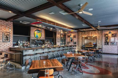 The Higgins Hotel New Orleans, Curio Collection By Hilton