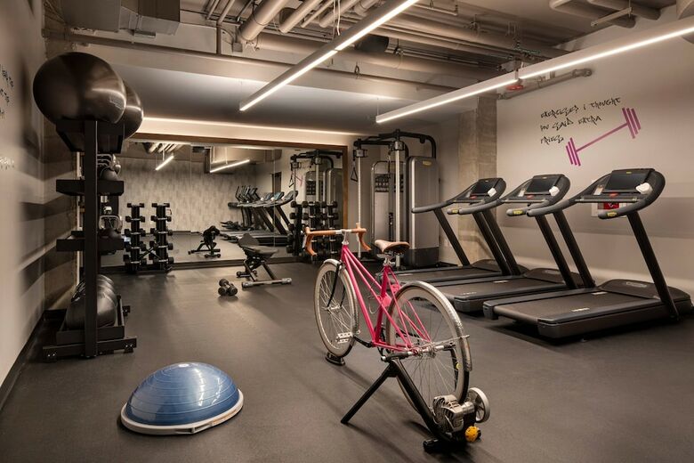 Hotel Moxy Louisville Downtown