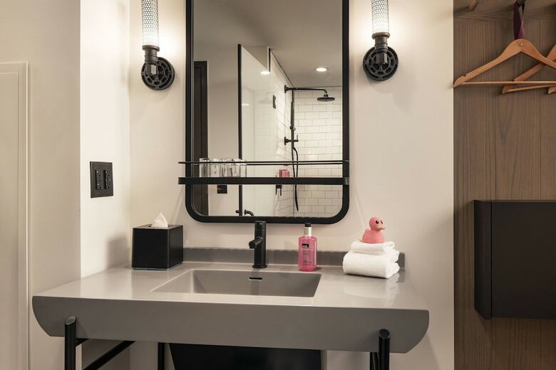 Hotel Moxy Louisville Downtown