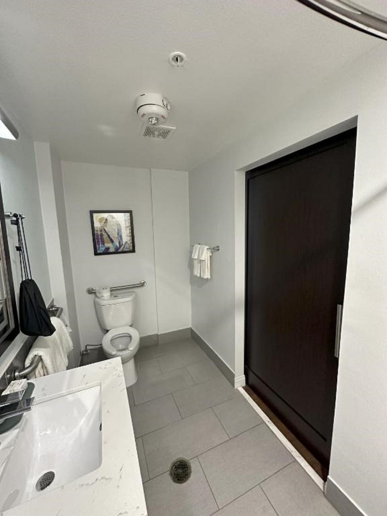 Hotel Lawrence Downtown Dallas