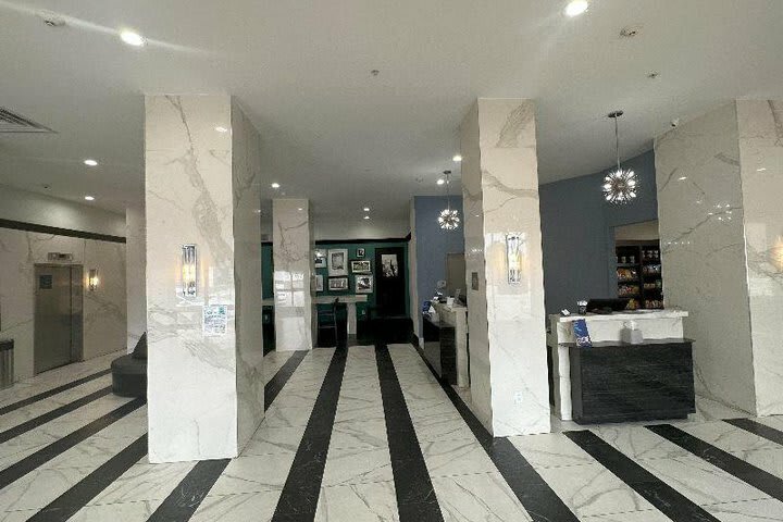 Hotel Lawrence Downtown Dallas
