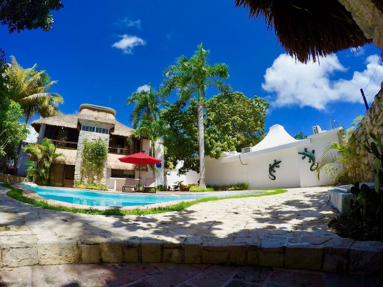 Hostal Mango Hostel