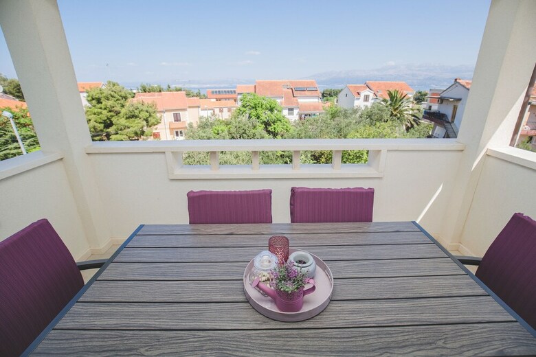 Apartamentos Salsa Brac