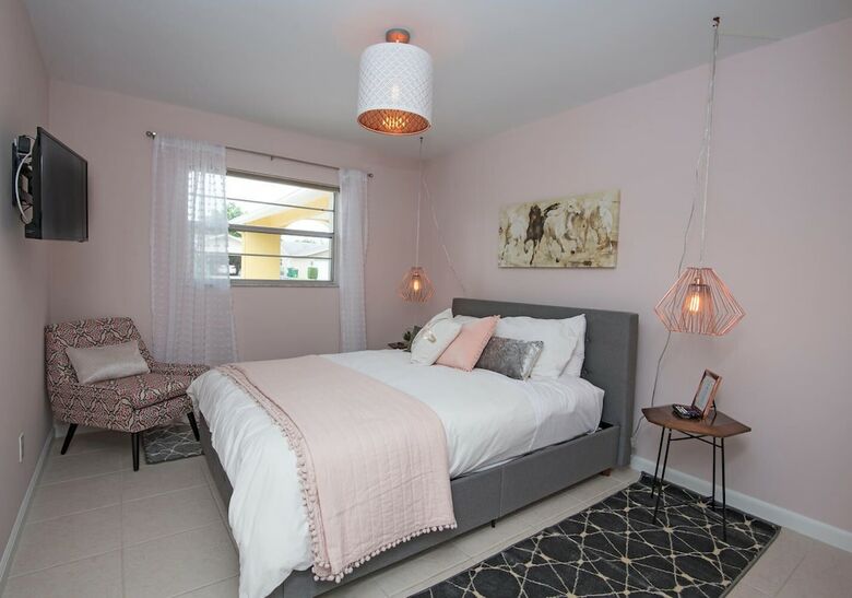 Naples Home 1320