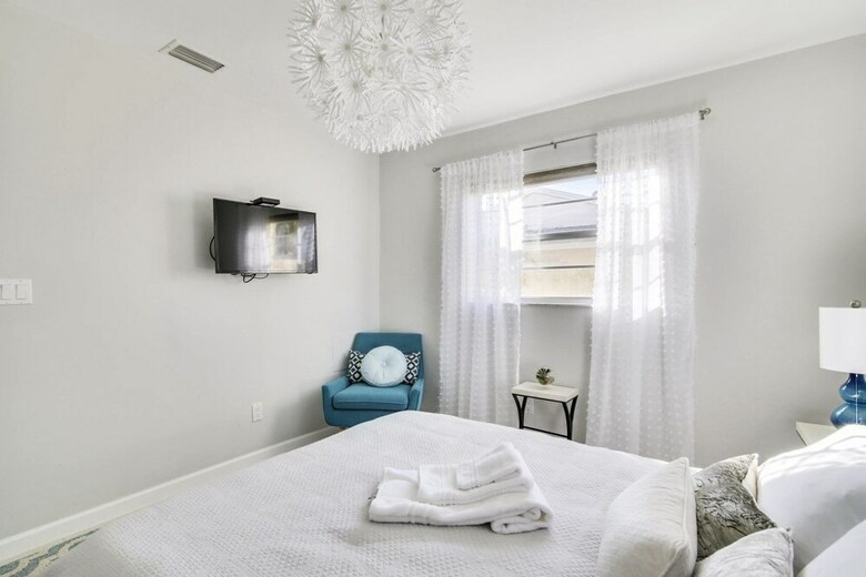 Naples Home 1320