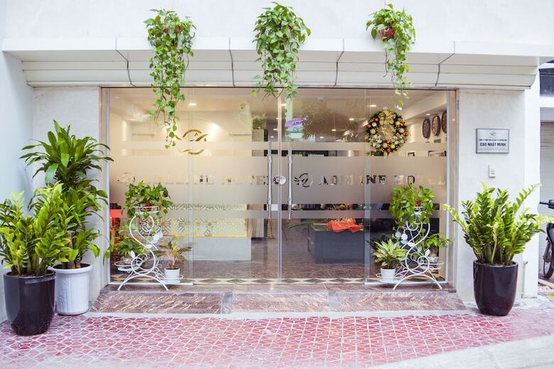 Adeline Hotel