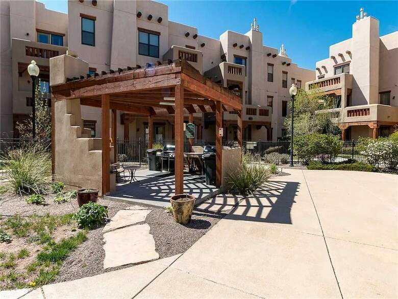 Alameda Cactus Flower 303 - One Bedroom Condo