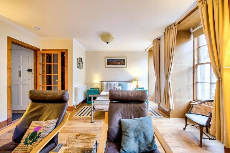 Royal Mile Apartment For Two - Location, Location!